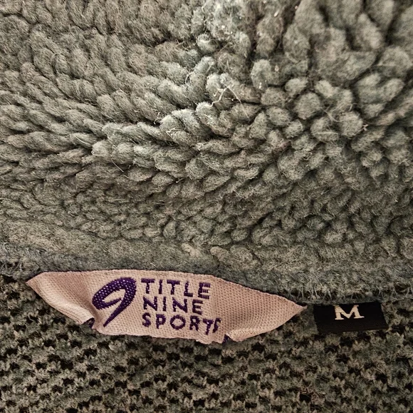 Title 9 Sports Womans Medium Green 1/4 Zip Pullover - Picture 2 of 6